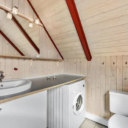 Nice Home In Hvide Sande With Sauna Ferienhaus *